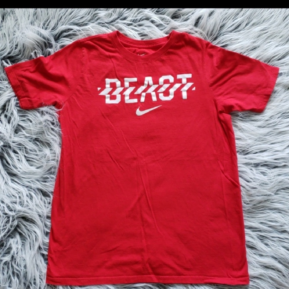 XL BOYS NIKE SHIRT
